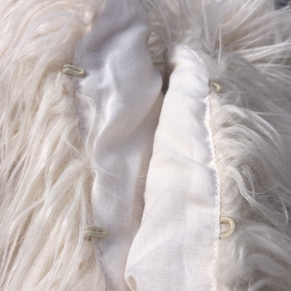 Zara Girls white faux fur vest, size 5/6 - Picture 4 of 6